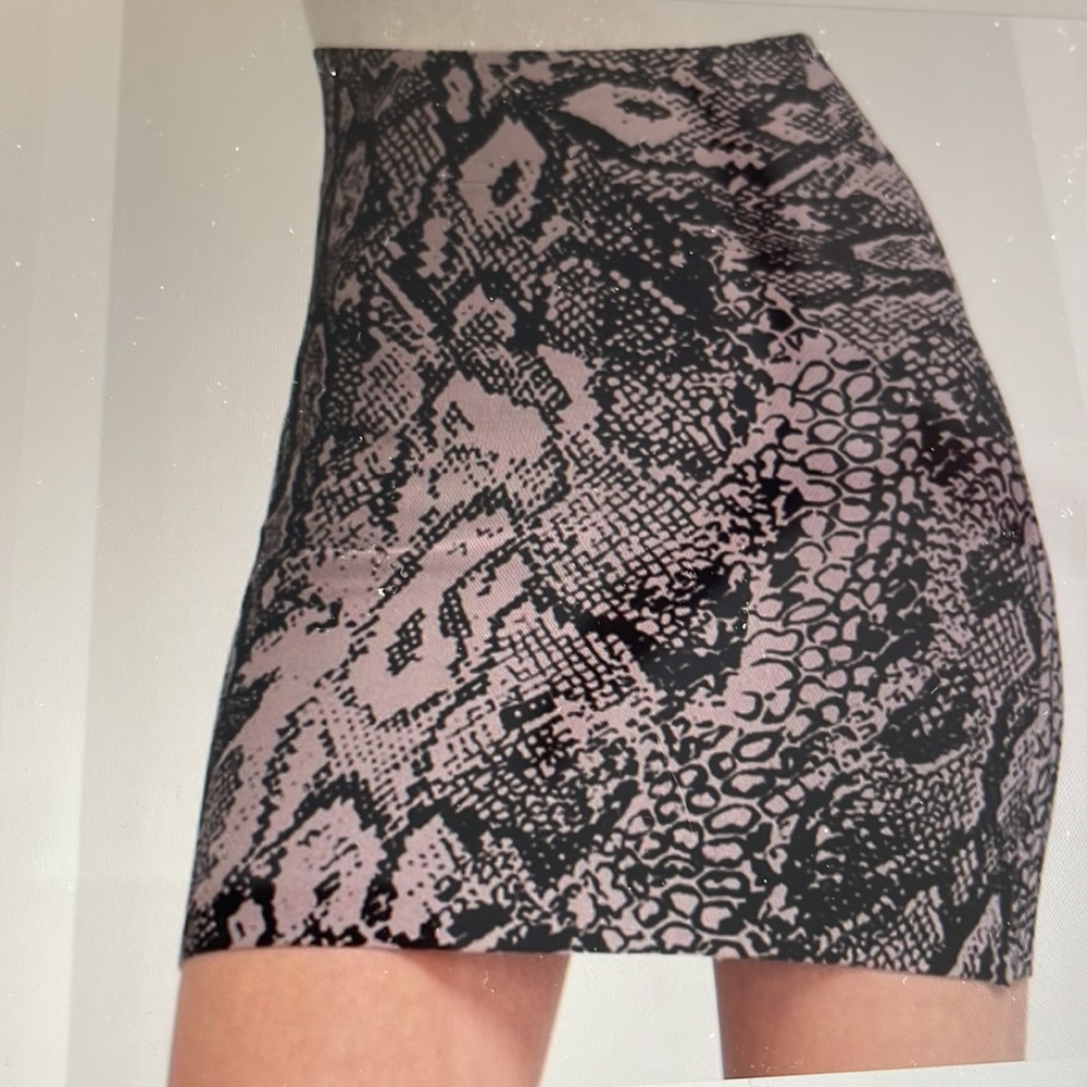 NWT BCBG MAXAZRIA SNAKE PENCIL SKIRT